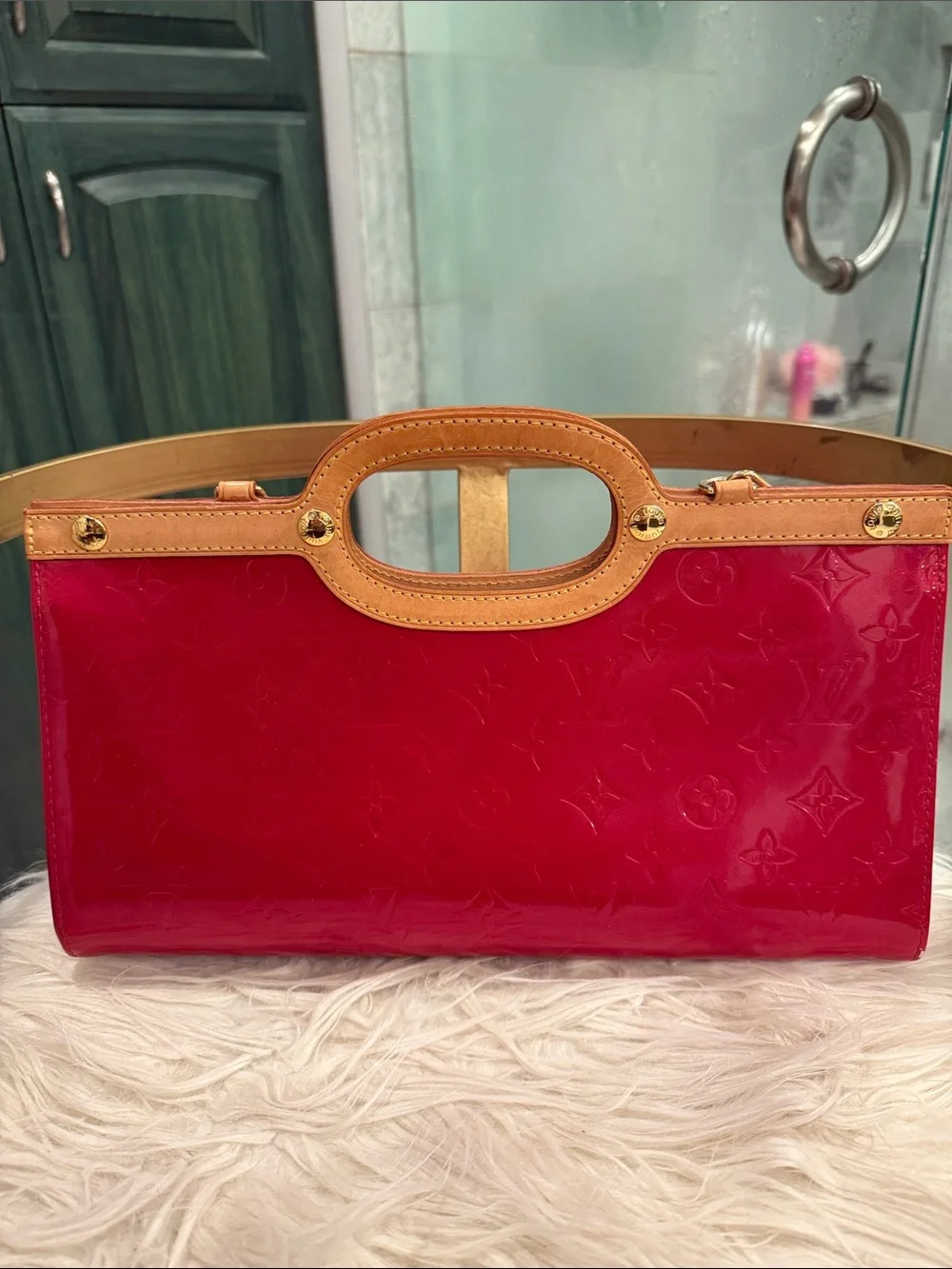 Louis Vuitton Vernis Roxbury Drive in Pomme D’Amour
